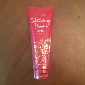 B&BW “Winterberry Wonder” Ultra Shea Body Cream